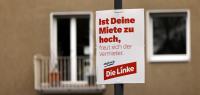 Ein Wahlplakat der Partei Die Linke hängt in Bonn nahe der Uni. Es ziert die Aufschrift "Ist Deine Miete zu hoch, freut sich der Vermieter". (Themenbild, Symbolbild) Bonn, 10.02.2025